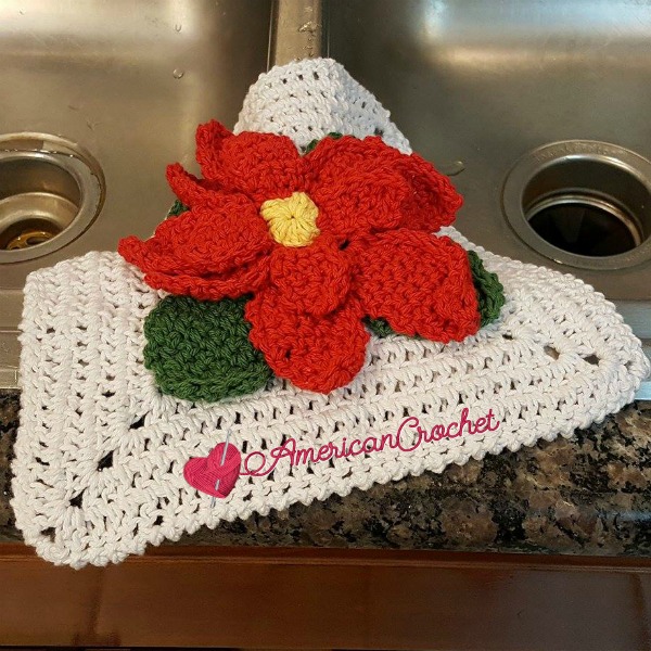 Poinsettia Washcloth | Free Crochet Pattern | American Crochet @americancrochet.com #freecrochetpattern
