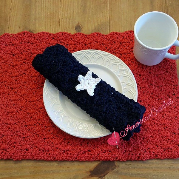 Picnic Pocket Napkin | Free Crochet Pattern | American Crochet @americancrochet.com #freecrochetpattern