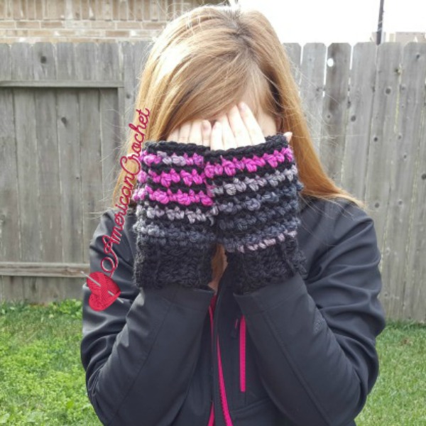 Raspberry Coffee Mitts | Free Crochet Pattern | American Crochet @americancrochet.com #freecrochetpattern
