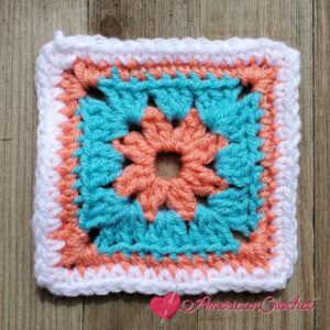 Shabby Chic Belt | Crochet Pattern | American Crochet @americancrochet.com #bloghop #crochetpattern 